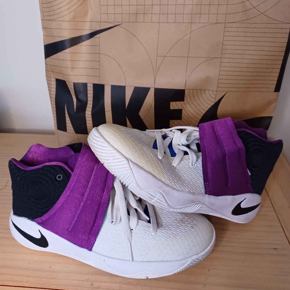 Nike Kylie 2 (kyrache basketball shoe)
